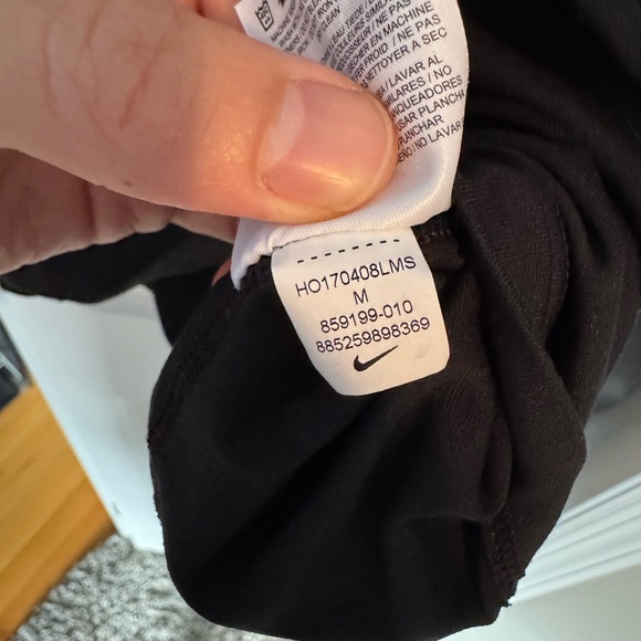 Nike Quarter Zip - Picture 2 of 2